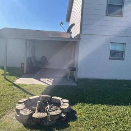 Great Getaway 2 Story Home! Harlingen Tx Ngoại thất bức ảnh
