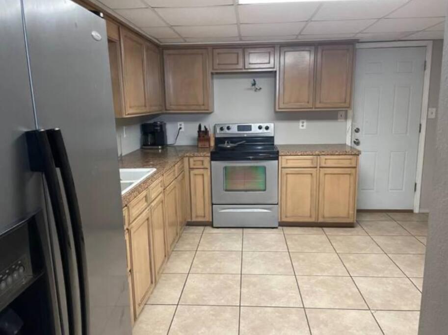 Great Getaway 2 Story Home! Harlingen Tx Ngoại thất bức ảnh
