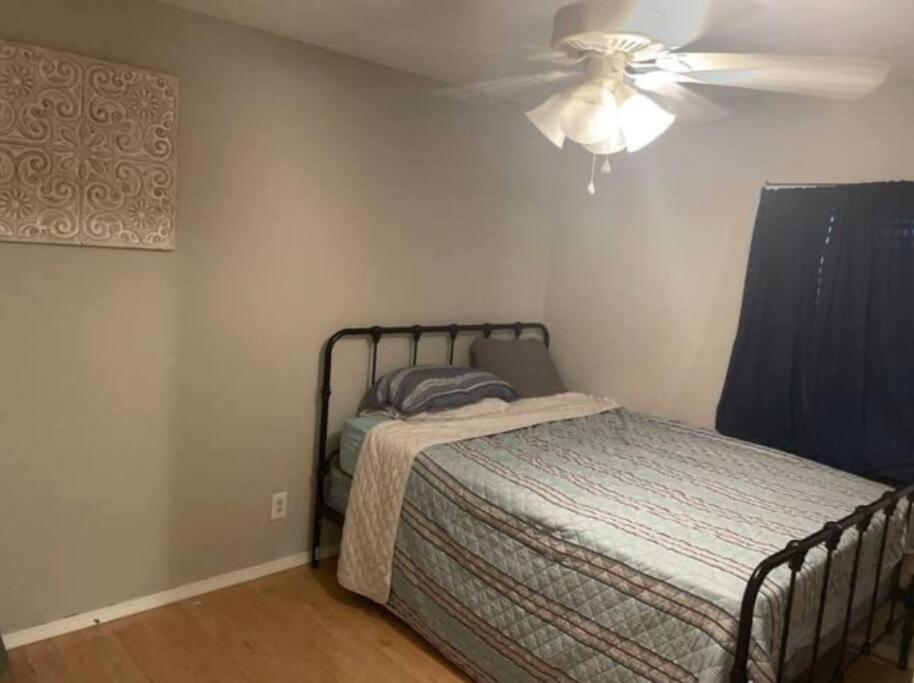 Great Getaway 2 Story Home! Harlingen Tx Ngoại thất bức ảnh