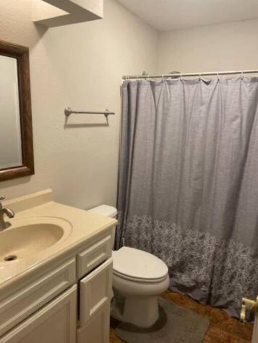 Great Getaway 2 Story Home! Harlingen Tx Ngoại thất bức ảnh