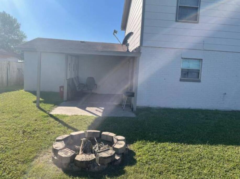 Great Getaway 2 Story Home! Harlingen Tx Ngoại thất bức ảnh